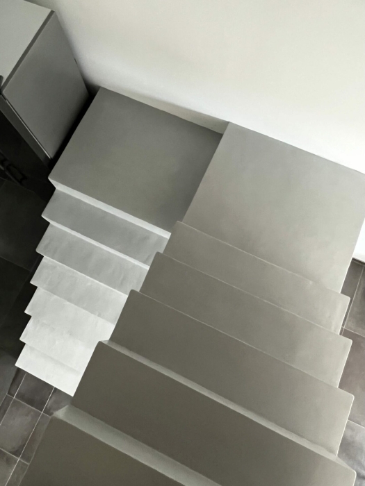 escalier béton ciré