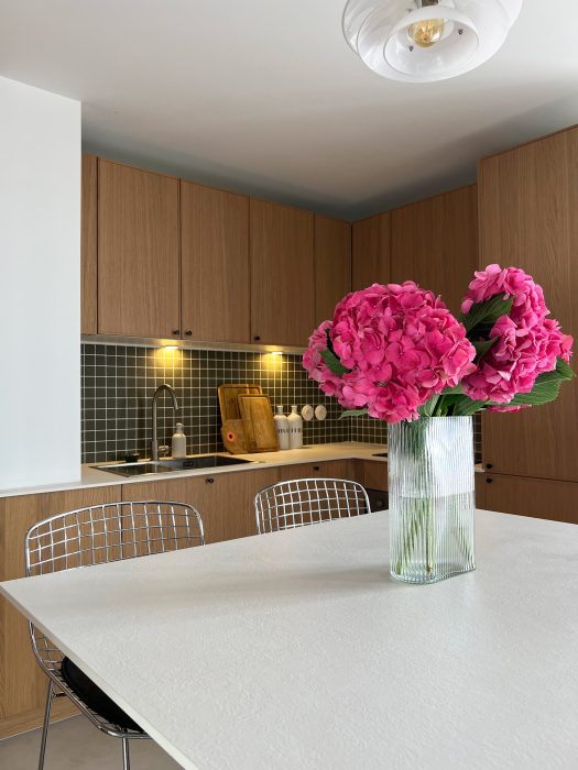 Îlot central de cuisine moderne et fonctionnel – rénovation appartement Villeurbanne par architecte d’intérieur