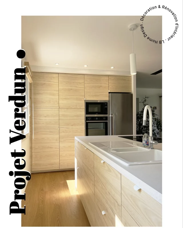P r o j e t V e r d u n . Après quelques années dans cette maison, mes clients avaient à cœur de rénover leur cuisine qui n’était pas à leurs goûts. Ils me confient leur projet en m’expliquant qu’ils souhaitent un maximum de rangement, cacher le petit électroménager, de la place pour cuisiner, conserver un espace de petit déjeuner pour leurs enfants et agrandir leur entrée. Nous avons travaillé sur un projet original d’îlot unique de prêt de 3,3M pour répondre à toutes ces demandes. Une touche de modernité et de simplicité dans la décoration et mes clients peuvent à présent profiter d’un tout nouvel espace. #lbhomedesign #renovation #kitchen #architectureinterieure #homedecor #homedesign #decoration #decorationinterieur #architecturelyon #homedecoration #homeinspiration #renovationcuisine